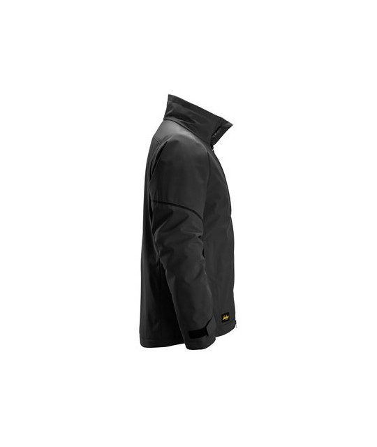 The ultimate softshell jacket that is lightweight, offers windproof protection and freedom of movement. With reflective details