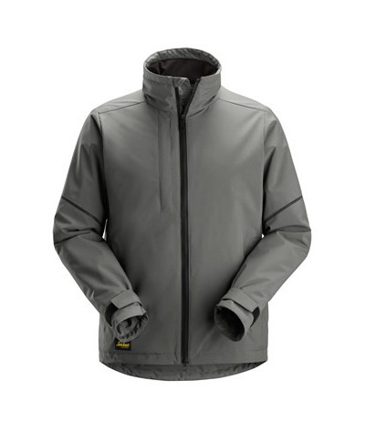 The ultimate softshell jacket that is lightweight, offers windproof protection and freedom of movement. With reflective details